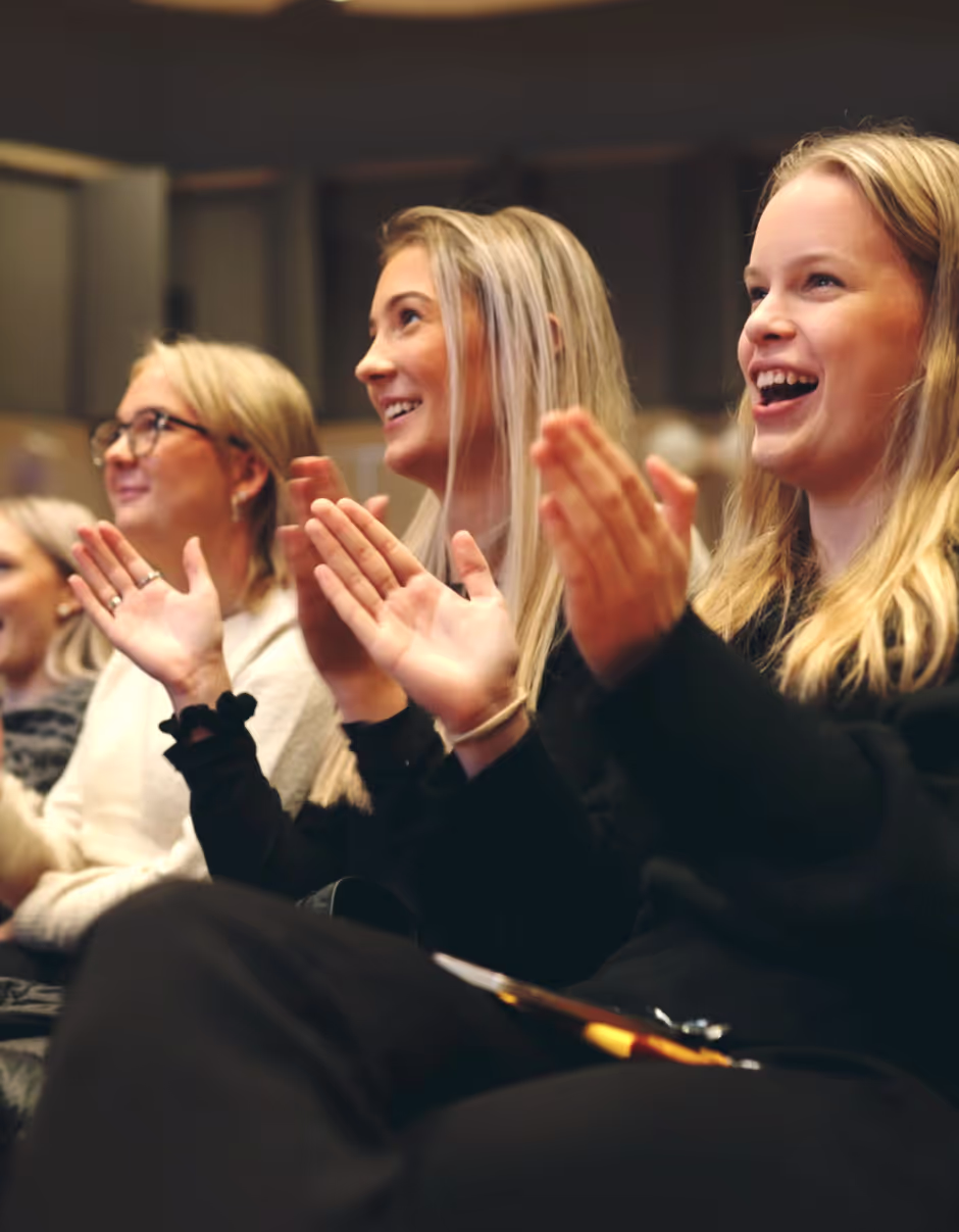 Audience watching a Snacka om Sjukt lecture