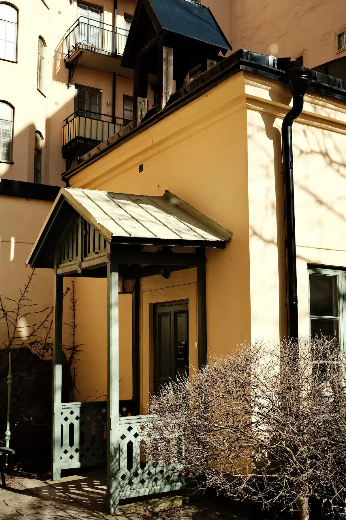 Entrance to Several's studio at Grev Turegatan 68, Stockholm