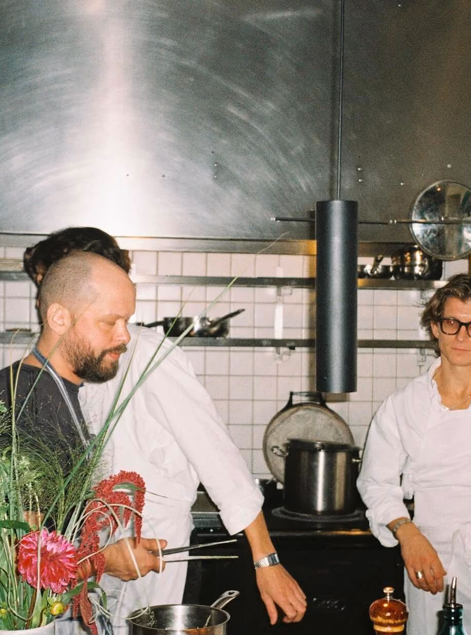 Two chefs at work in Bord's kitchen