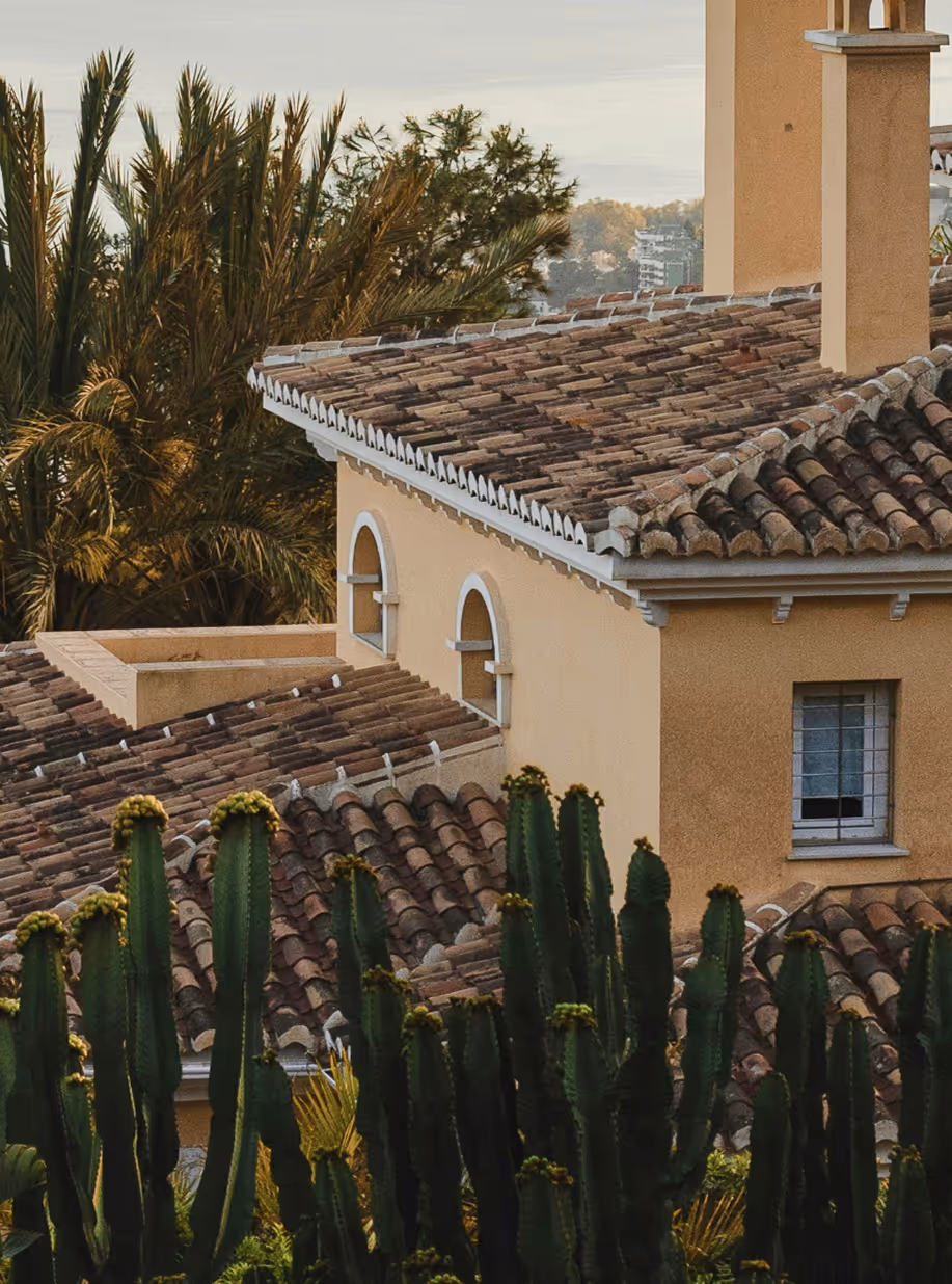 Mood image from Bailet Brandbook of a house in the Mediterranean 